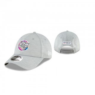 Buccaneers Hat Coaches 9FORTY Adjustable Heather Gray 2020 NFL Cancer Catch